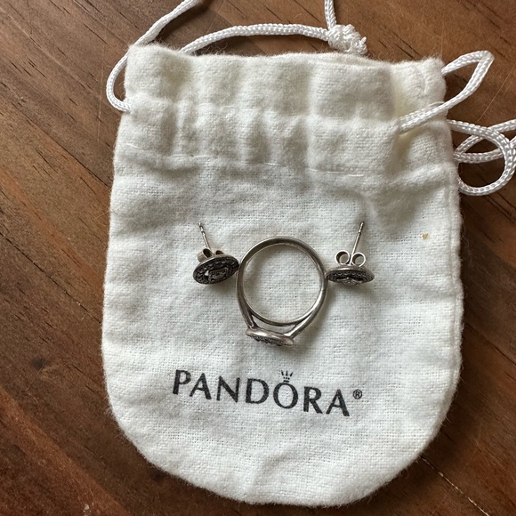 Pandora ring and studs - Picture 2 of 3
